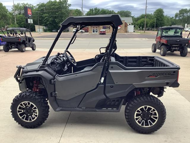 Image of Honda Pioneer 1000 equipment image 2