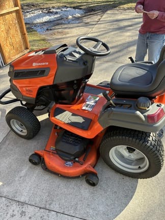 2017 Husqvarna LGT2654 Equipment Image0