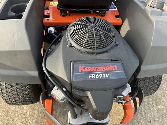 Image of Husqvarna Z248F equipment image 4