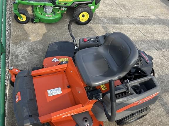 Image of Husqvarna Z248F equipment image 3