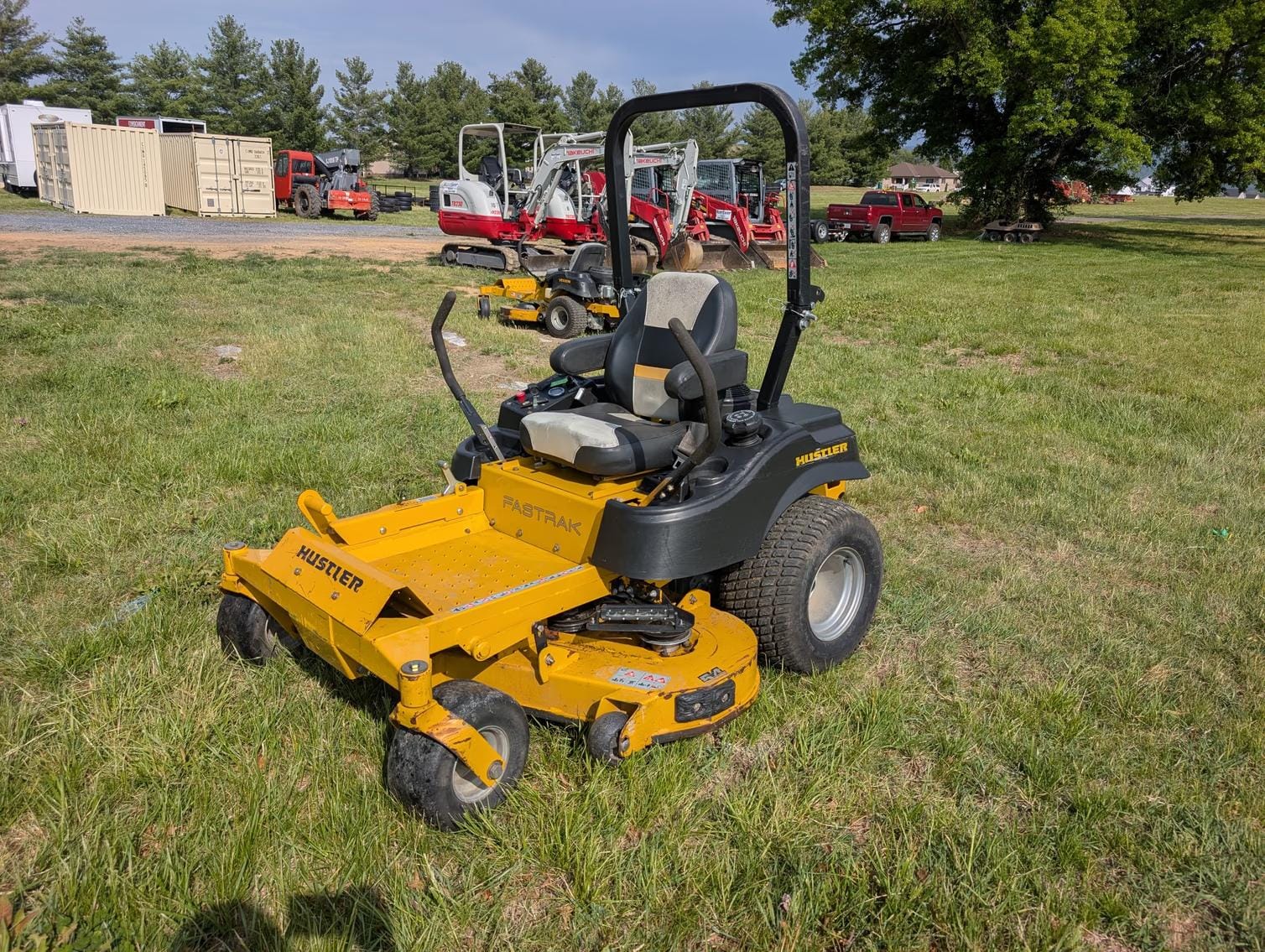 2017 Hustler FasTrak Equipment Image0