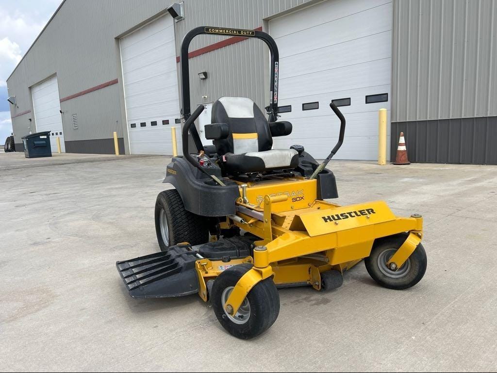 2017 Hustler FasTrak SDX Equipment Image0