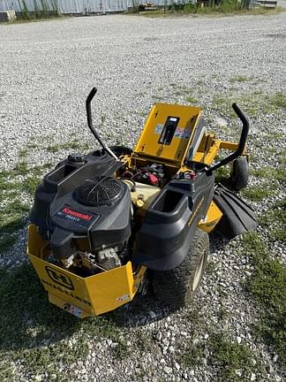 Image of Hustler Raptor equipment image 4