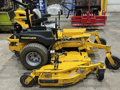 Image of Hustler Super 104 equipment image 1
