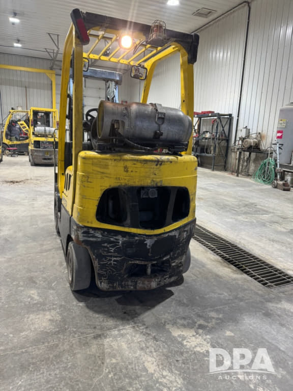 Image of Hyster S50FT equipment image 2