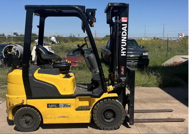 Image of Hyundai 18L-7M equipment image 3