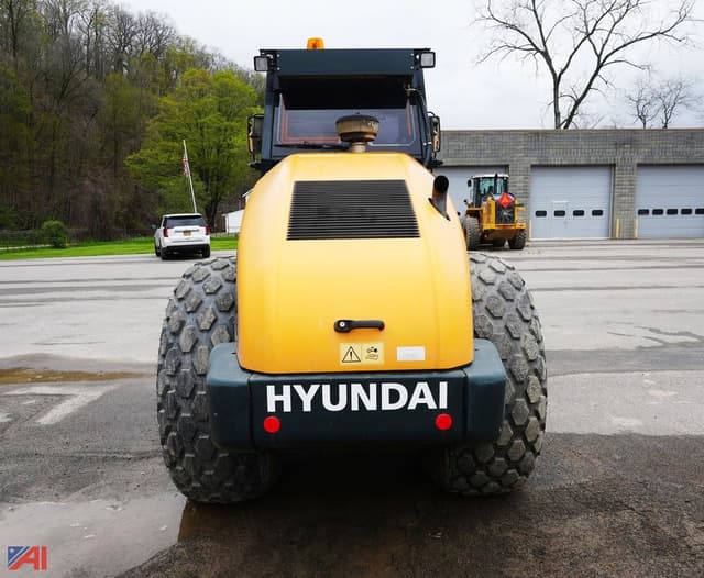 Image of Hyundai HR110C-9 equipment image 3