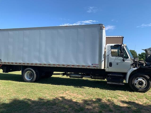 Image of International 4300 equipment image 4