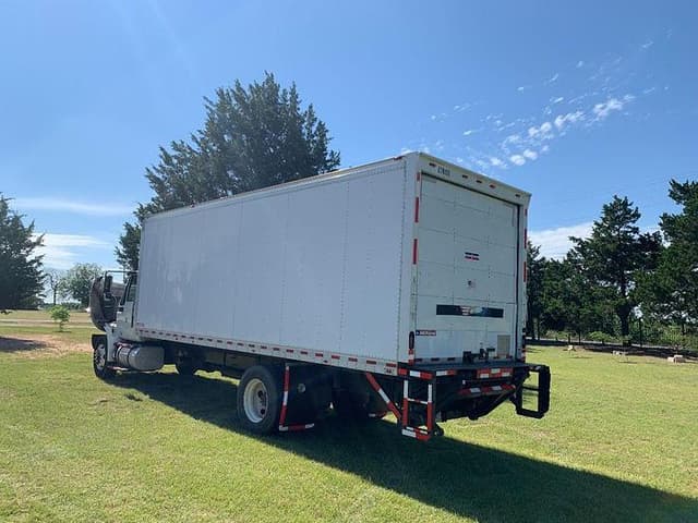 Image of International 4300 equipment image 3