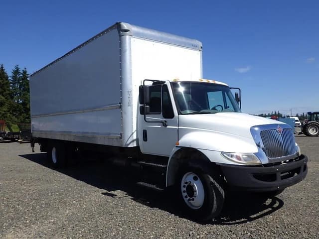 Image of International 4300 SBA equipment image 2