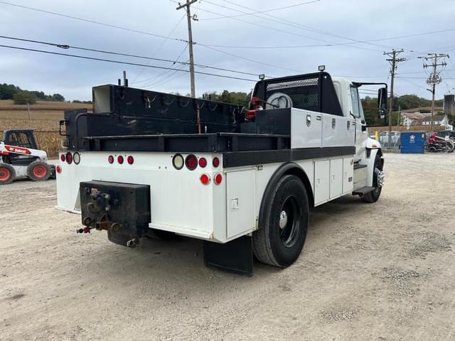 Image of International 4300 equipment image 4