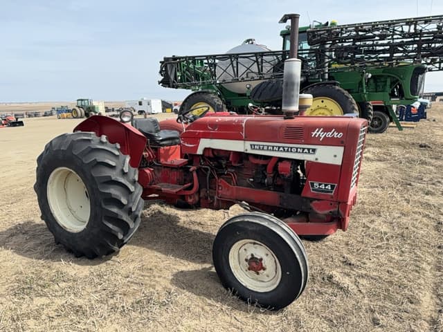 Image of International Harvester 544 equipment image 4