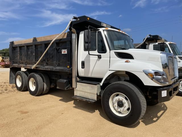 Image of International 7400 equipment image 3