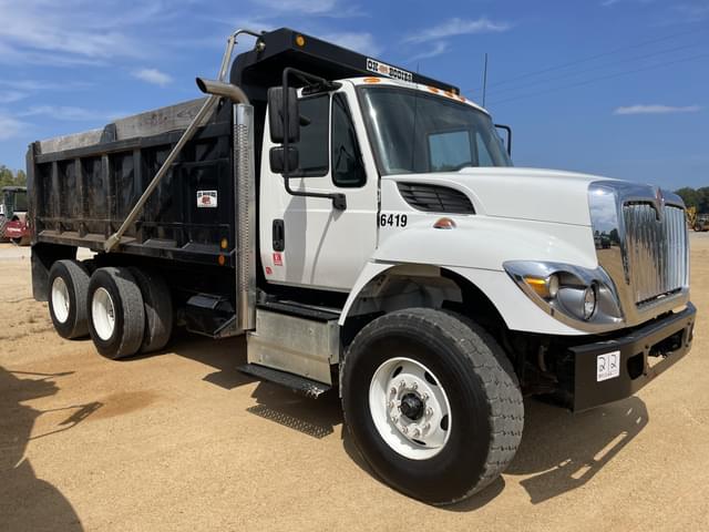 Image of International 7400 equipment image 3
