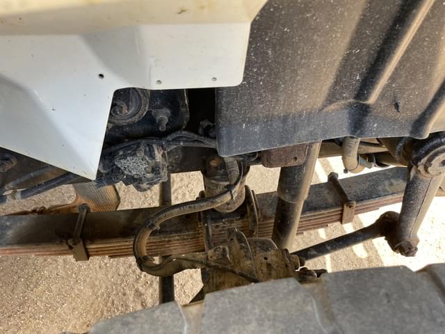 Image of International 7400 equipment image 4