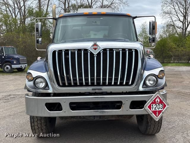 Image of International 7500 equipment image 1