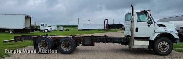 Image of International 7500 equipment image 3