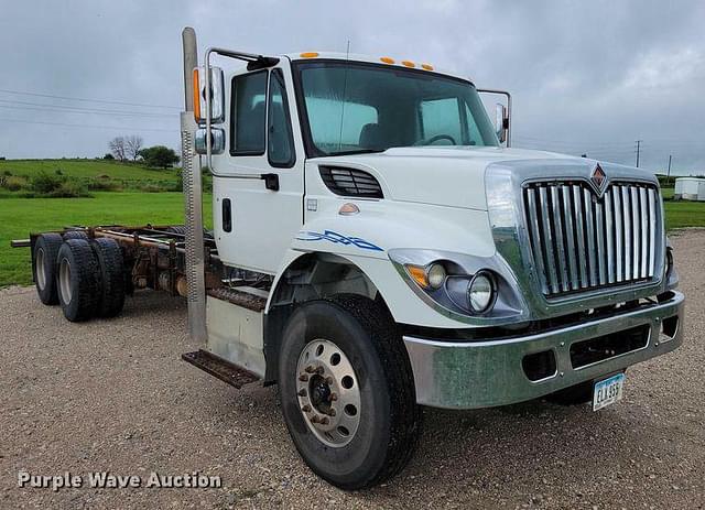Image of International 7500 equipment image 2