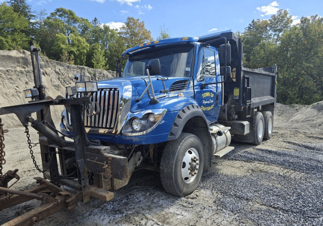 Image of International 7600 equipment image 3
