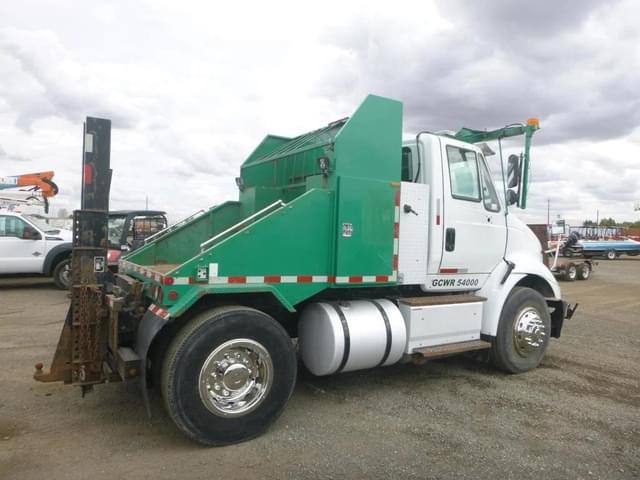 Image of International 8600 equipment image 2