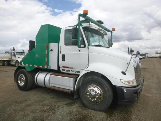 Image of International 8600 equipment image 1