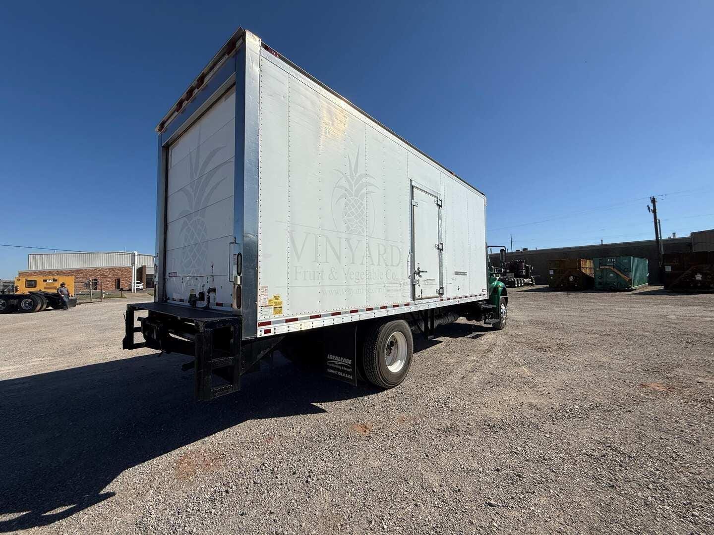 2017 International Durastar 4300 Equipment Image0