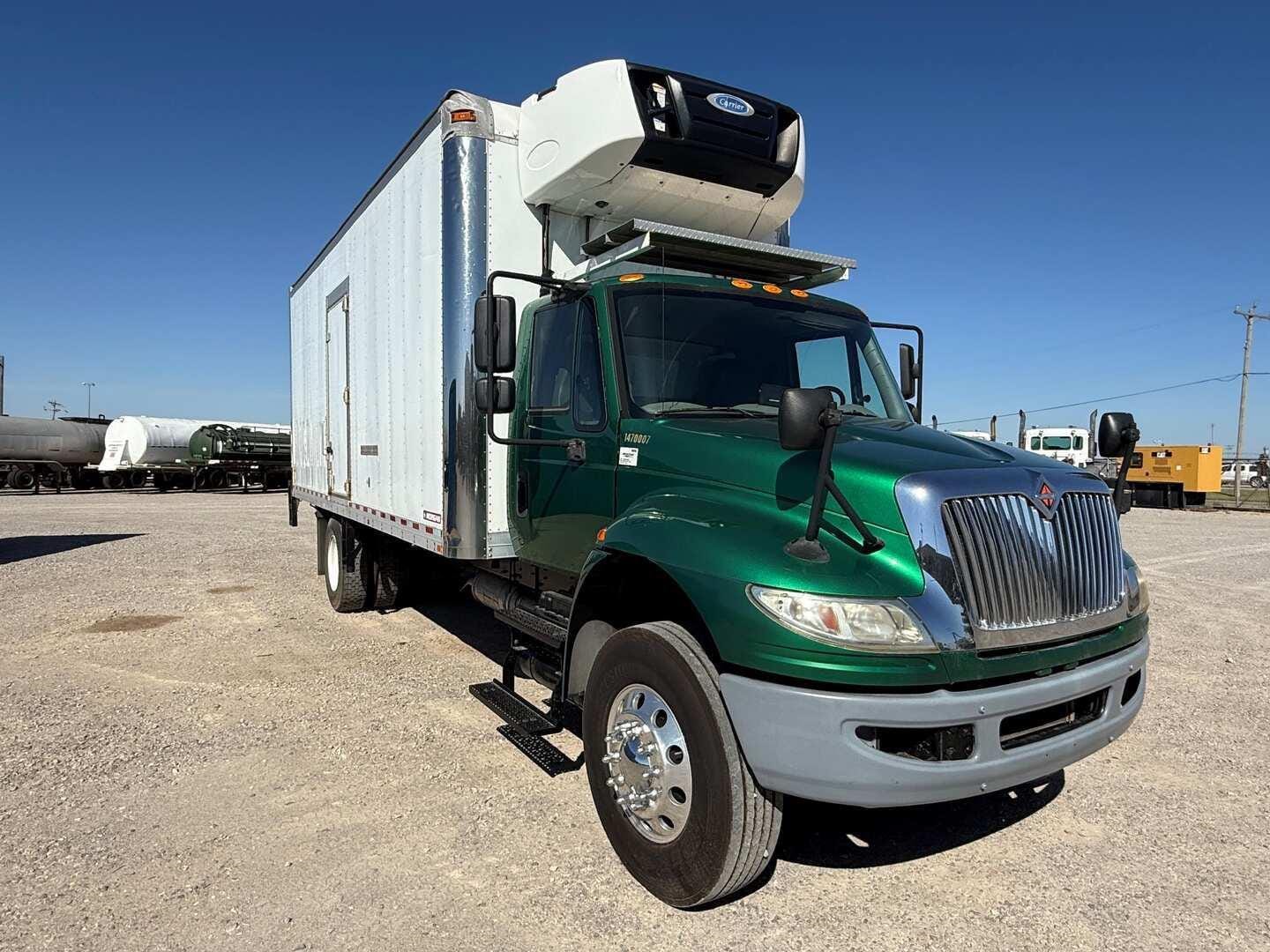 2017 International Durastar 4300 Equipment Image0