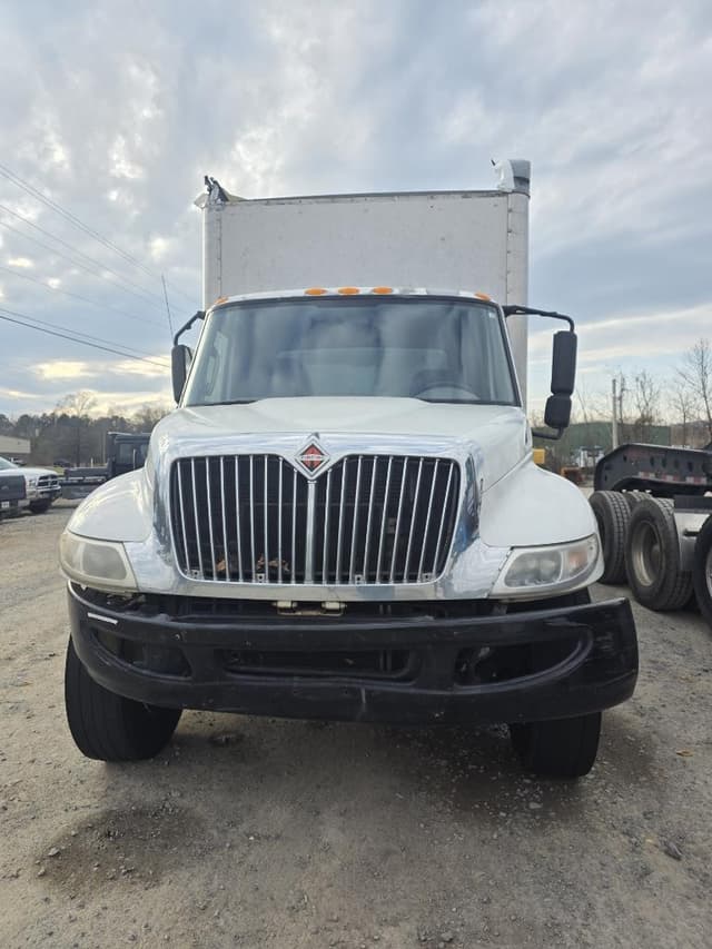 Image of International Durastar 4300 equipment image 1