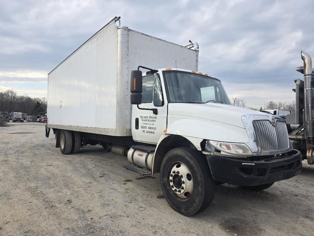 Image of International Durastar 4300 equipment image 2