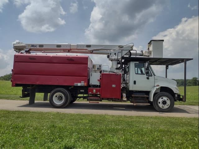 Image of International Durastar 4300 equipment image 2