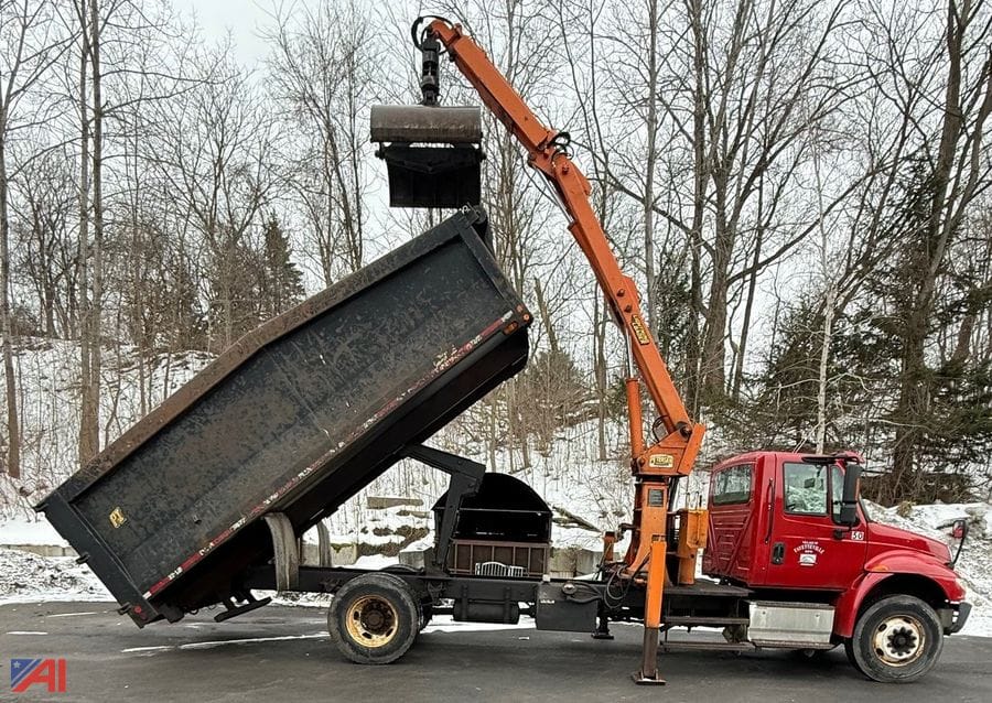 2017 International Durastar 4300 Equipment Image0