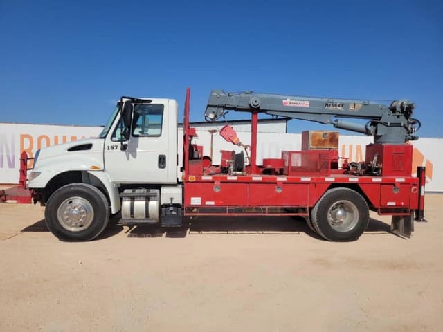 Image of International Durastar 4300 equipment image 1