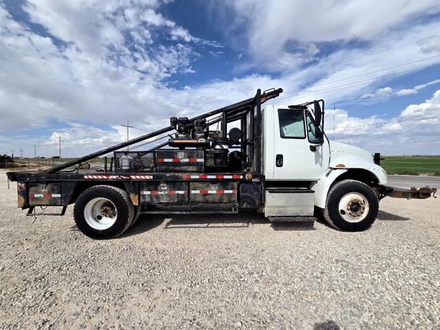 Image of International Durastar 4300 equipment image 3