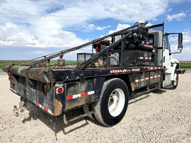 Image of International Durastar 4300 equipment image 4
