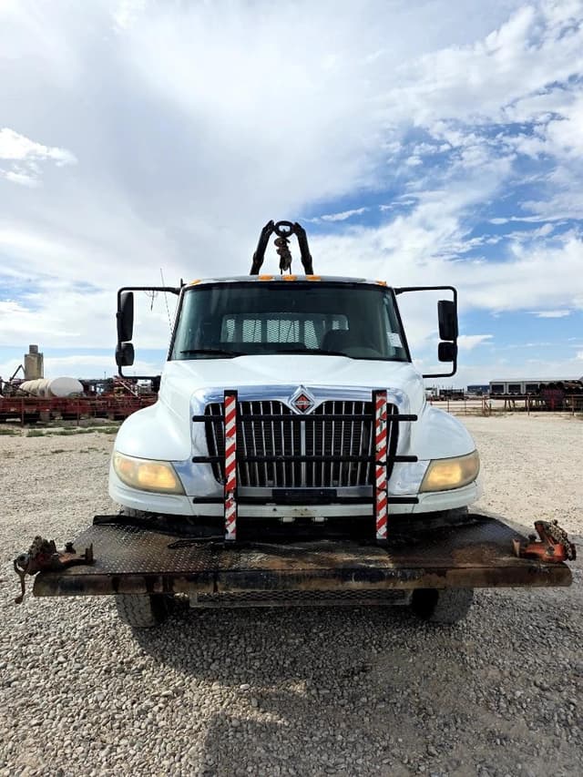 Image of International Durastar 4300 equipment image 1