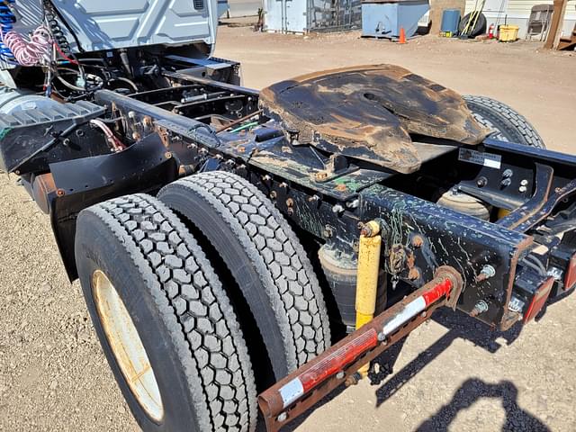Image of International 7600 equipment image 4