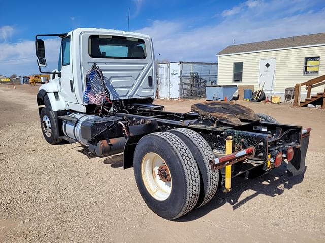 Image of International 7600 equipment image 3