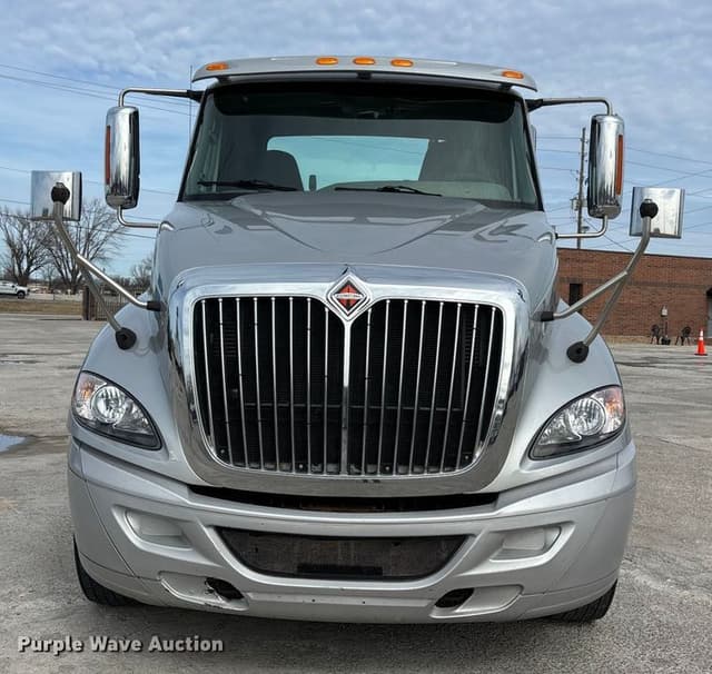 Image of International Prostar Plus equipment image 1