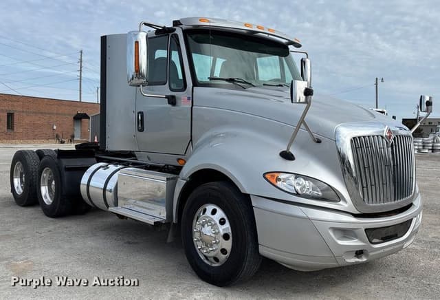 Image of International Prostar Plus equipment image 2