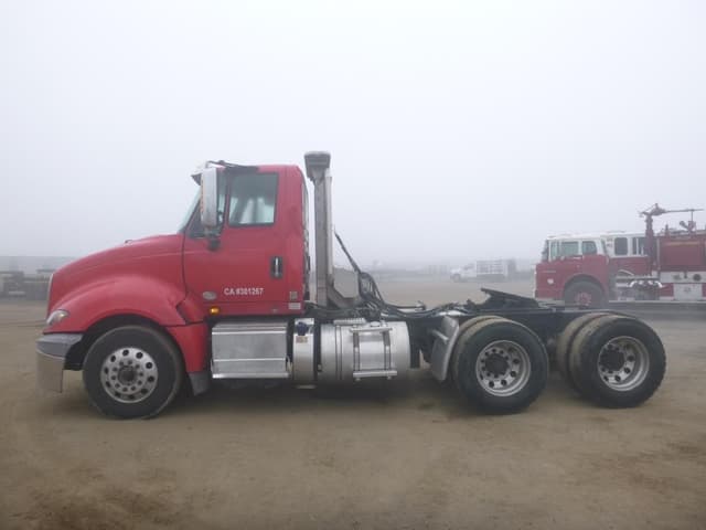 Image of International ProStar Plus 122 equipment image 4