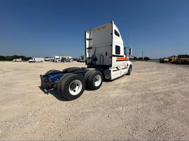 Image of International ProStar Plus 122 equipment image 4