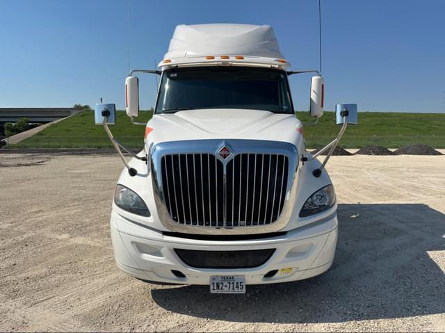 Image of International ProStar Plus 122 equipment image 1