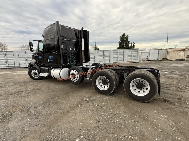 Image of International ProStar+ 113 equipment image 2