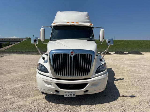 Image of International ProStar Plus 122 equipment image 1