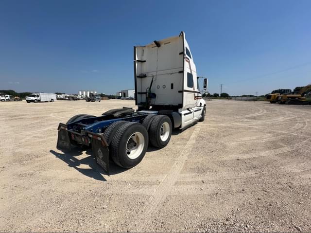 Image of International ProStar Plus 122 equipment image 4