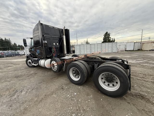 Image of International ProStar+ 113 equipment image 3