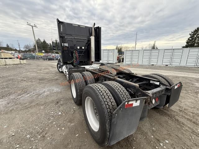 Image of International ProStar+ 113 equipment image 4