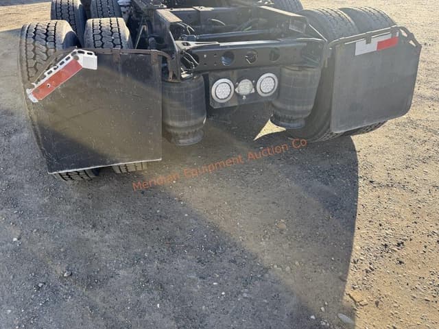 Image of International ProStar+ 113 equipment image 4