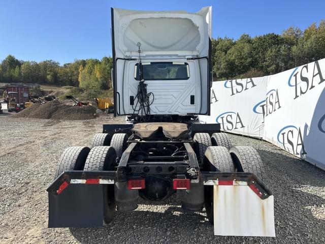 Image of International ProStar Plus 122 equipment image 3