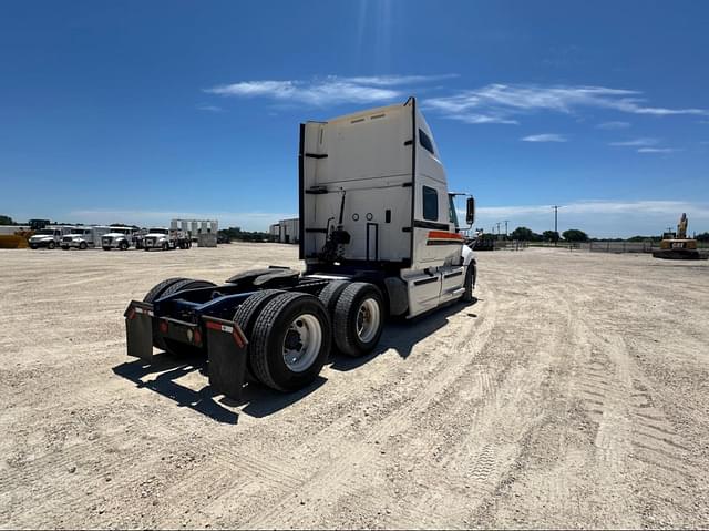 Image of International ProStar equipment image 4